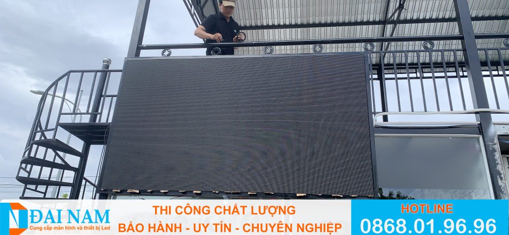 Hình ảnh: Thi công màn hình LED quán cafe ngoài trời